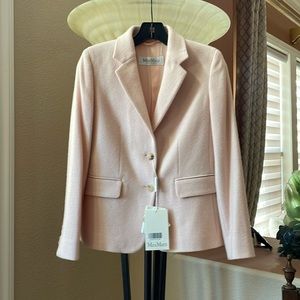 Brand new beautiful 100% cashmere Max Mara powder pink jacket